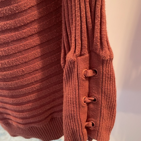 NWOT New York & Company Soho Jeans Sweater - Picture 6 of 16